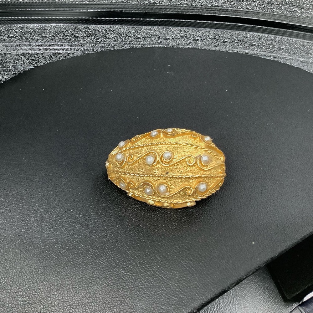 MYLU brooch